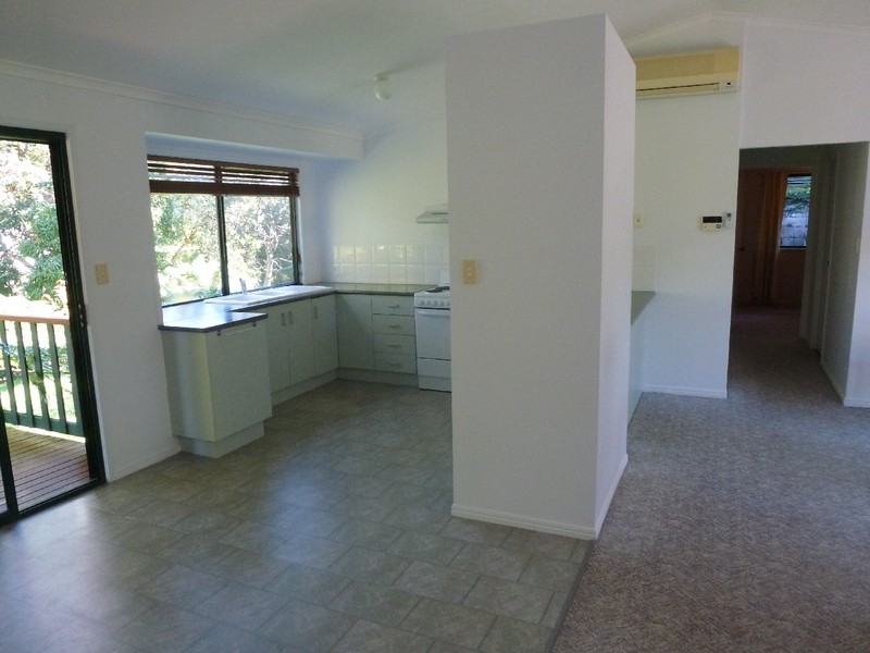 12 Sapphire Drive, Nambour QLD 4560