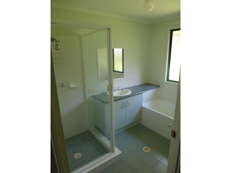 12 Sapphire Drive, Nambour QLD 4560