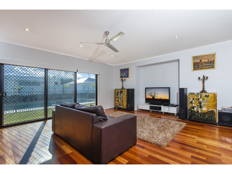 7 North Point Crescent, Pelican Waters QLD 4551