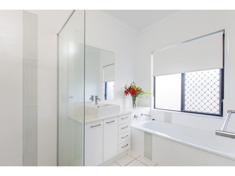 7 North Point Crescent, Pelican Waters QLD 4551