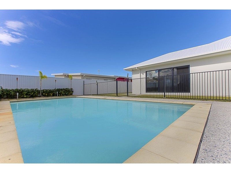 7 North Point Crescent, Pelican Waters QLD 4551