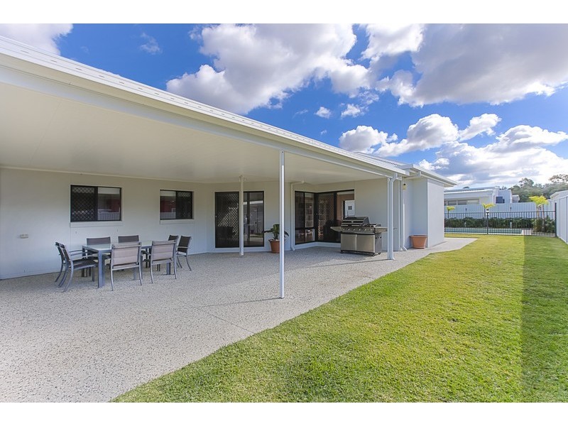 7 North Point Crescent, Pelican Waters QLD 4551