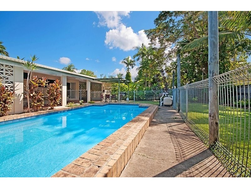 4 Torrance Avenue, Edge Hill QLD 4870