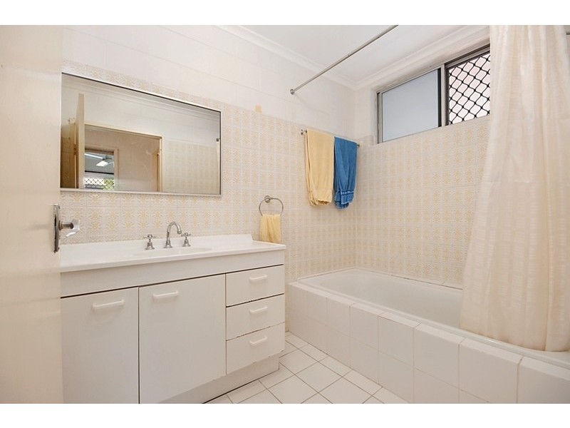 4 Torrance Avenue, Edge Hill QLD 4870