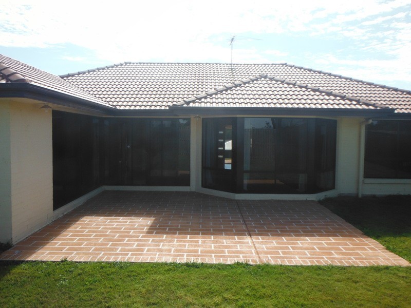 30 Eric Drive, Blackstone QLD 4304