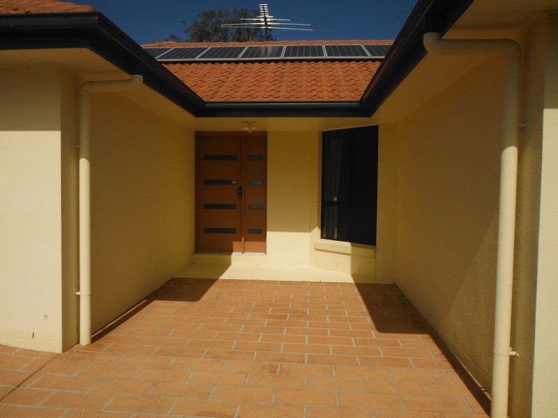 30 Eric Drive, Blackstone QLD 4304