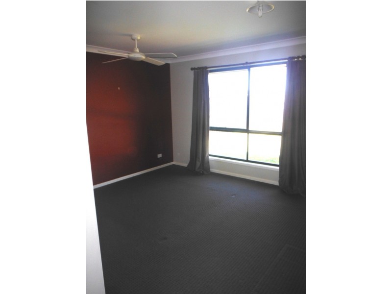 30 Eric Drive, Blackstone QLD 4304