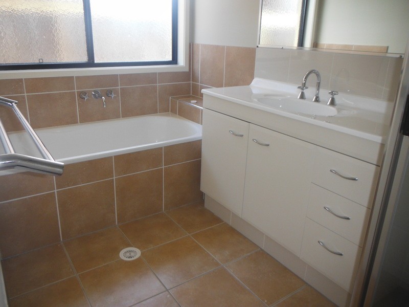 30 Eric Drive, Blackstone QLD 4304