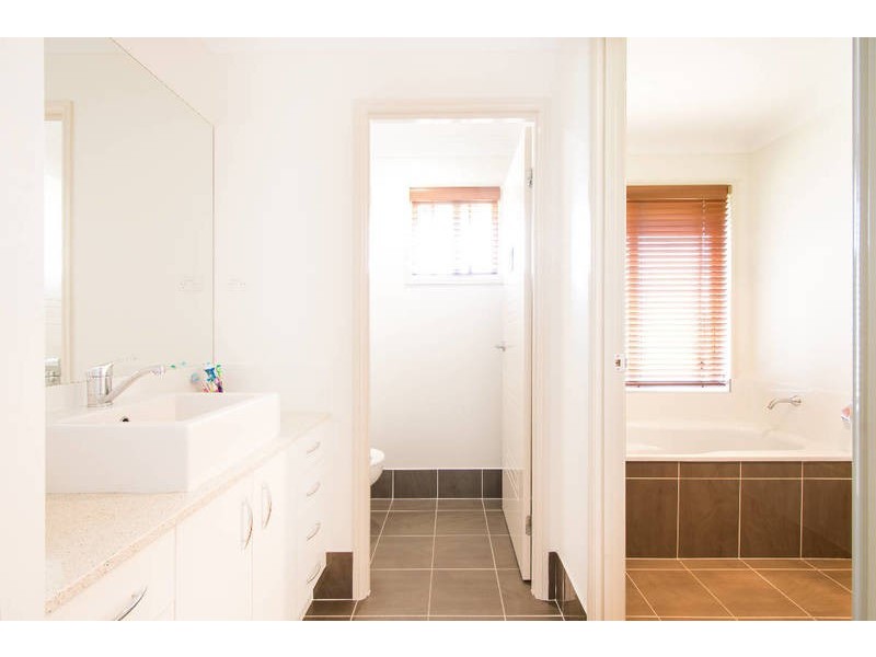 16 Nairn Terrace, Junction Hill NSW 2460