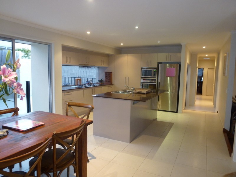 18 Stoneybrook Place, Peregian Springs QLD 4573