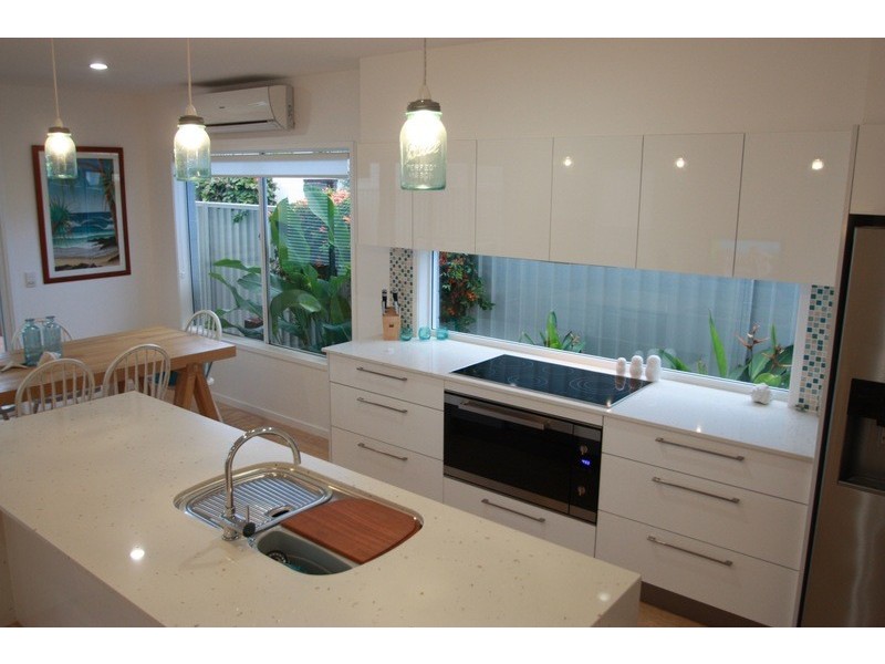 70 Albion Avenue, Miami QLD 4220