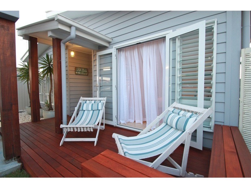 70 Albion Avenue, Miami QLD 4220