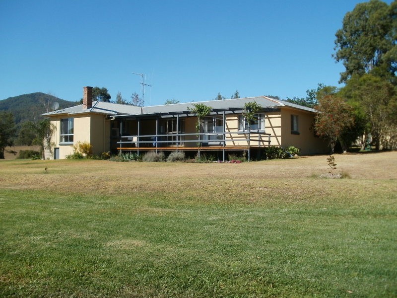 79 Red Gully Road, Burrell Creek NSW 2429