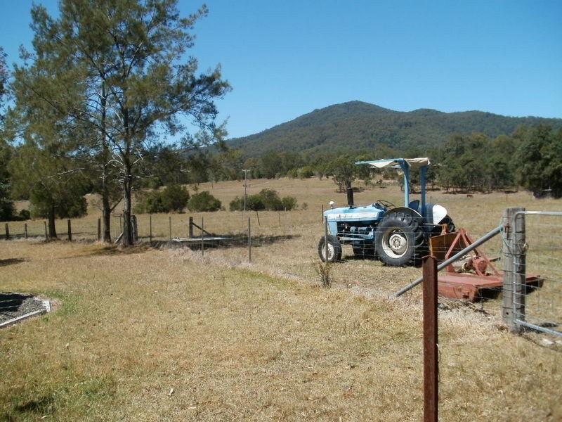 79 Red Gully Road, Burrell Creek NSW 2429