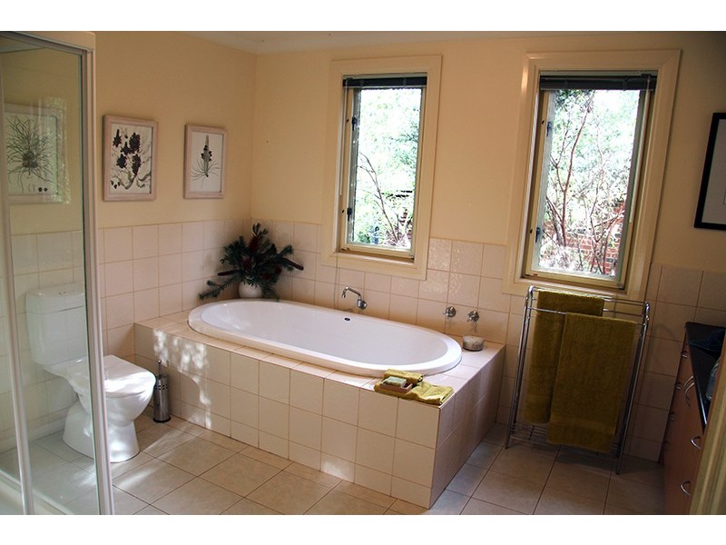 29 Waters Grove, Heathmont VIC 3135