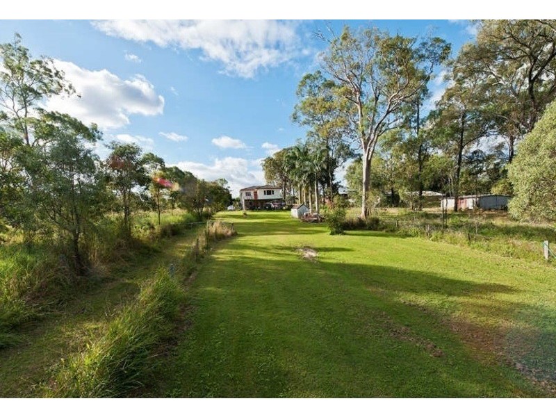 215 Andrew Road, Greenbank QLD 4124