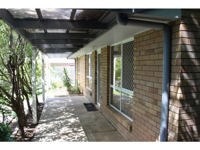 17 Katandra Street, Boyne Island QLD 4680