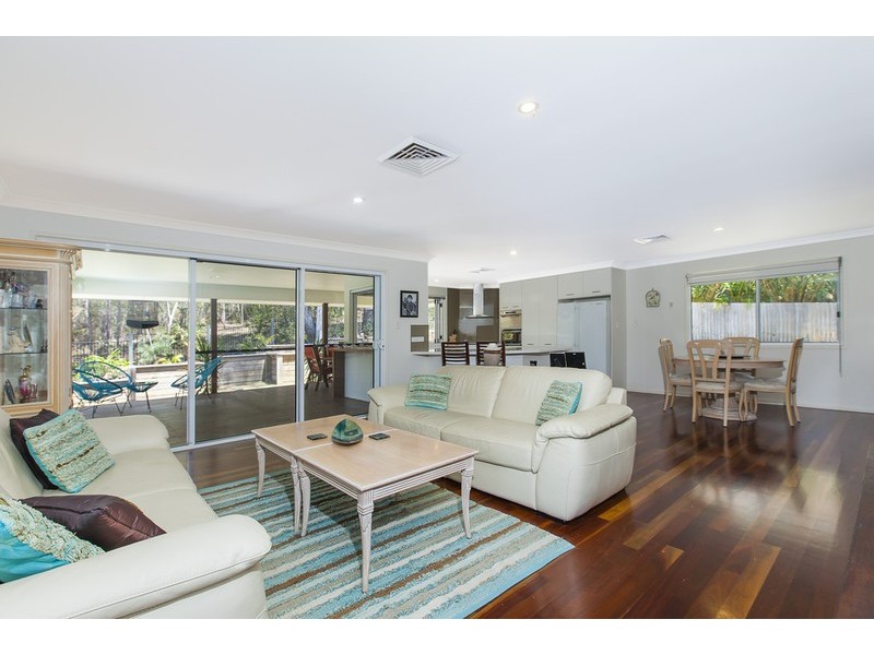 13 Wattlefield Road, Little Mountain QLD 4551