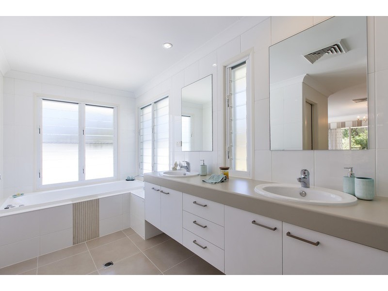 13 Wattlefield Road, Little Mountain QLD 4551