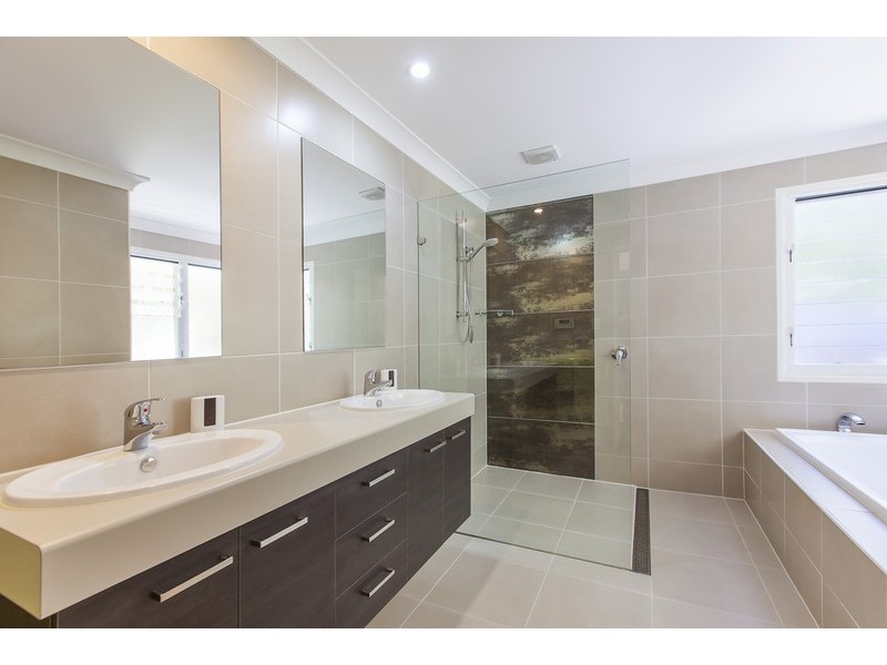 13 Wattlefield Road, Little Mountain QLD 4551