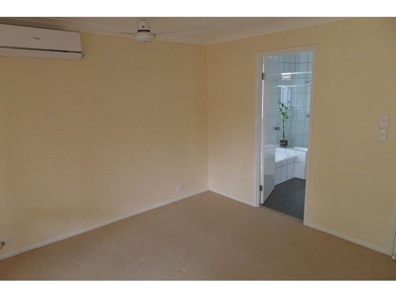 1/21 Coventry Court, Labrador QLD 4215