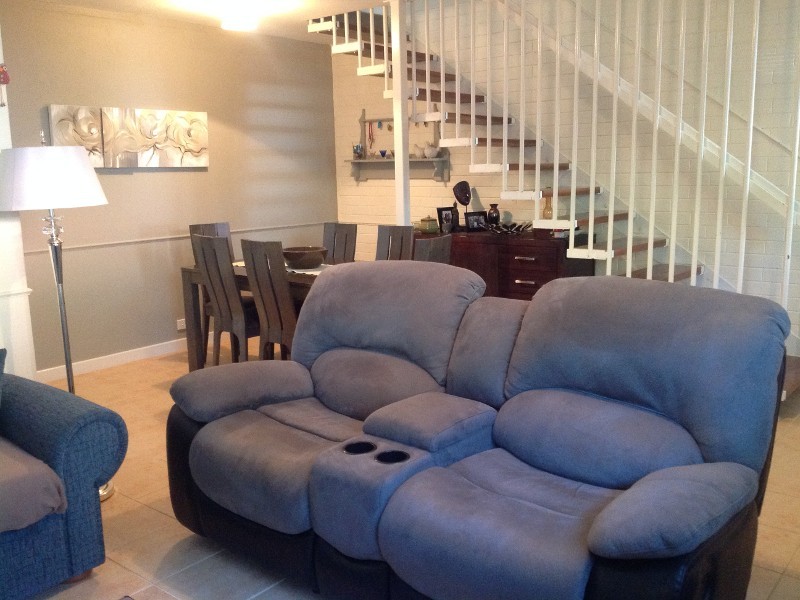 3/22 Manolas Way, Girrawheen WA 6064