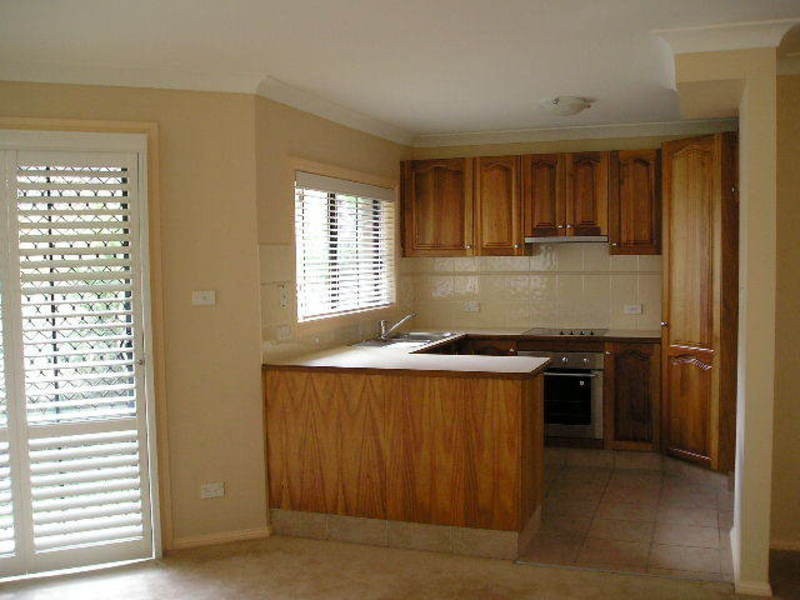 2/92 Toronto Pde, Sutherland NSW 2232