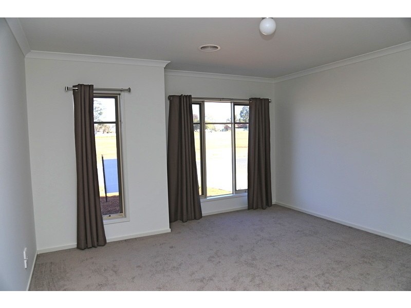 73 Lettie Street, Narrandera NSW 2700