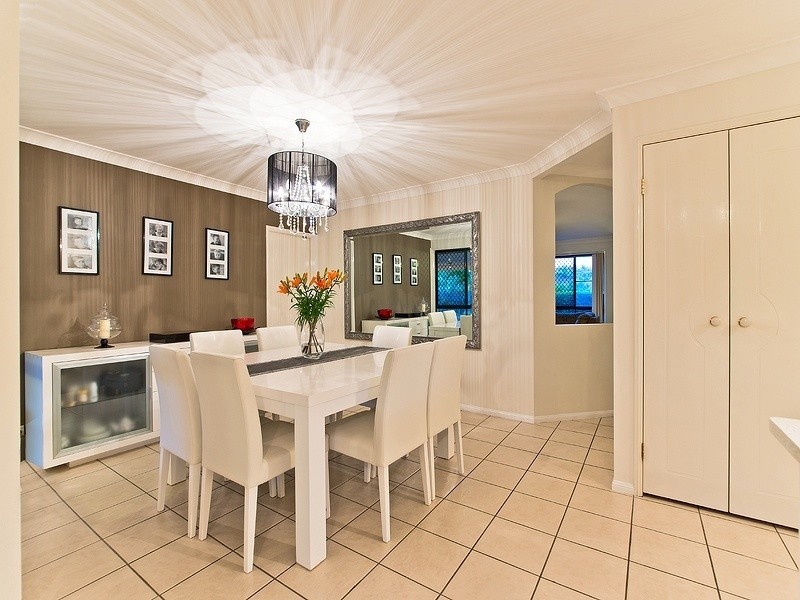 19 Kyndalyn Close, Upper Kedron QLD 4055