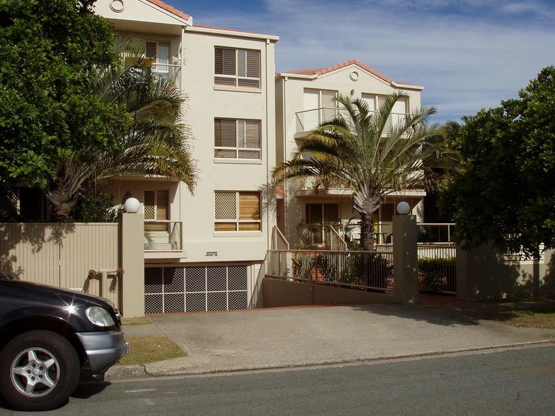 3/32-36 Ocean Street, Mermaid Beach QLD 4218