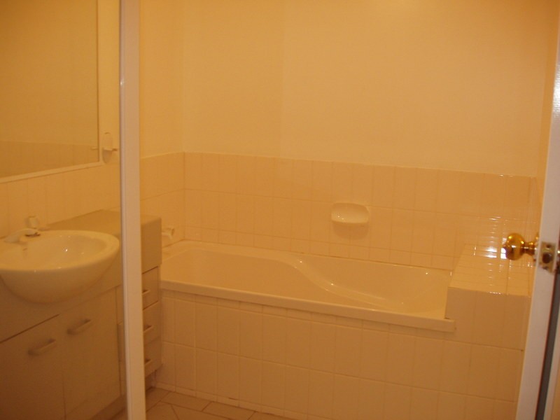 3/32-36 Ocean Street, Mermaid Beach QLD 4218