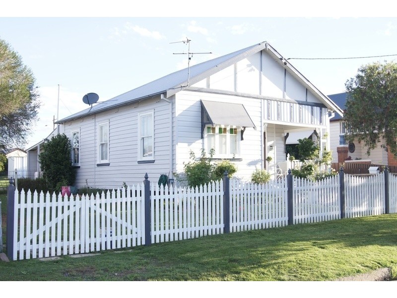 13 Sheddon Street, Cessnock NSW 2325