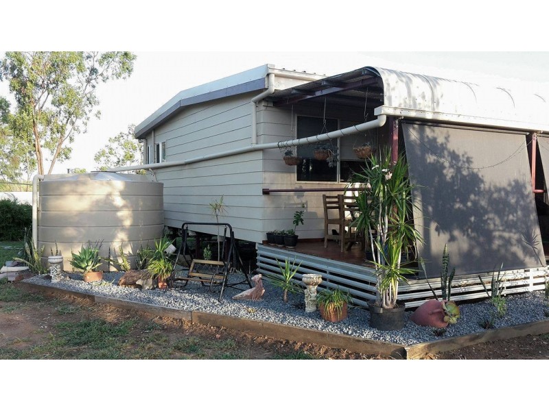 42 Hibernia Road, Capella QLD 4723