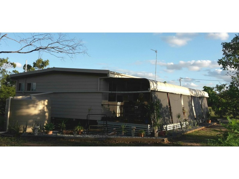 42 Hibernia Road, Capella QLD 4723