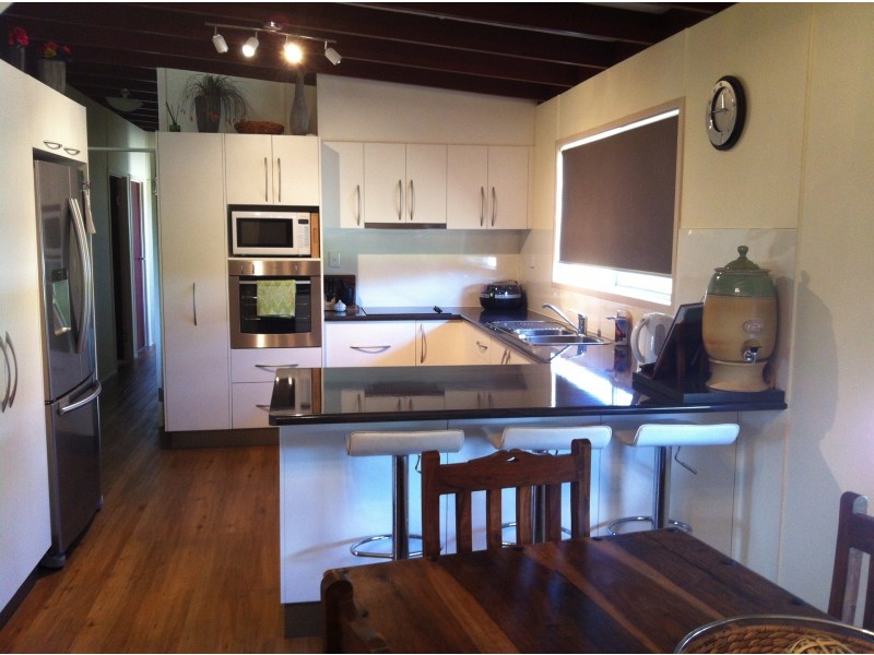 42 Hibernia Road, Capella QLD 4723