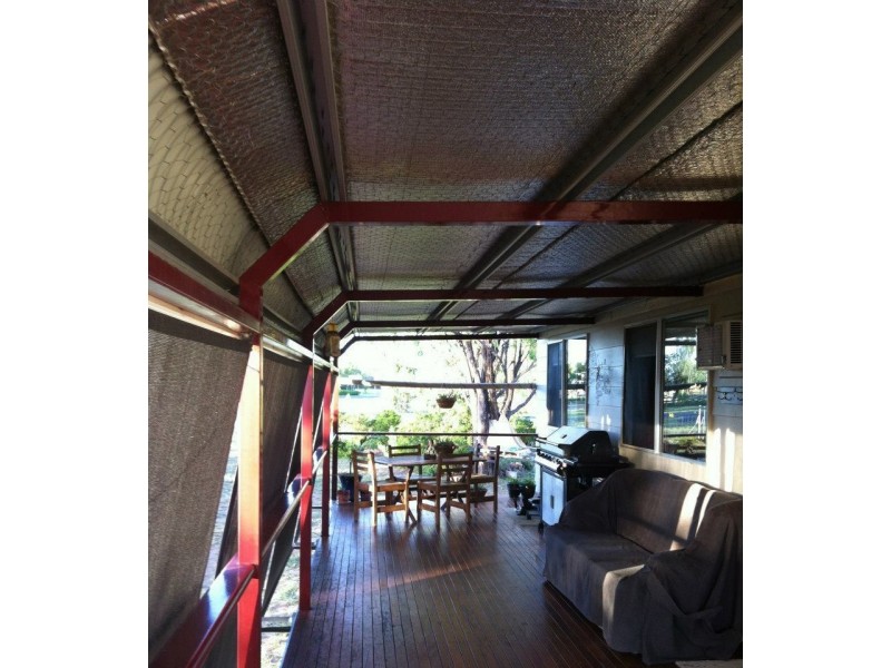 42 Hibernia Road, Capella QLD 4723