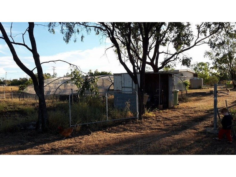 42 Hibernia Road, Capella QLD 4723