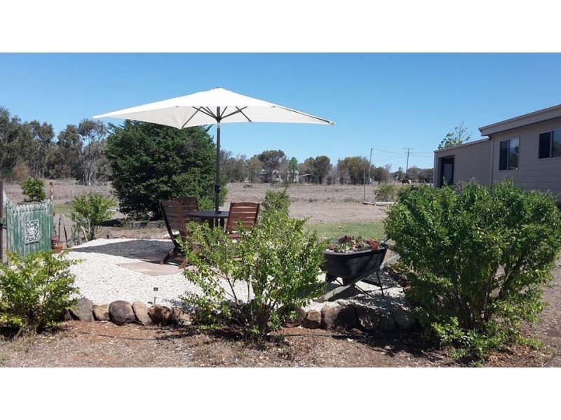 42 Hibernia Road, Capella QLD 4723