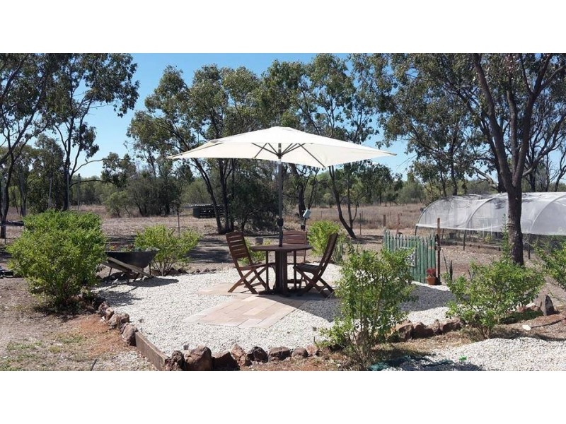 42 Hibernia Road, Capella QLD 4723