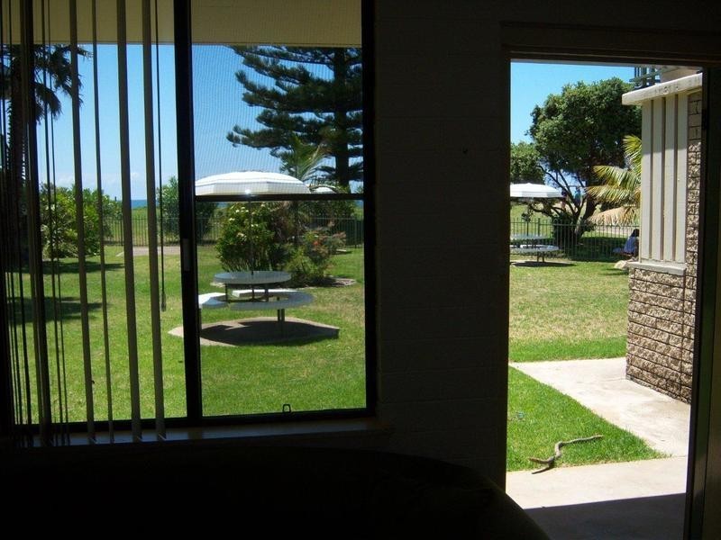 1/647 Beach Road, Surf Beach NSW 2536