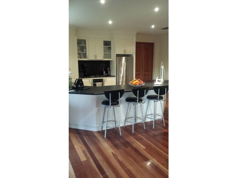2 Suffolk Crt., Alfredton VIC 3350