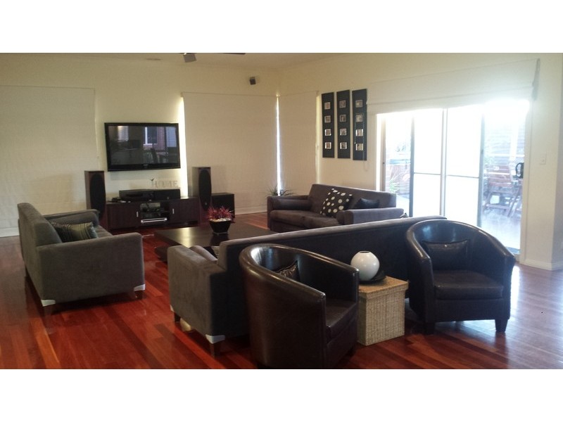 2 Suffolk Crt., Alfredton VIC 3350