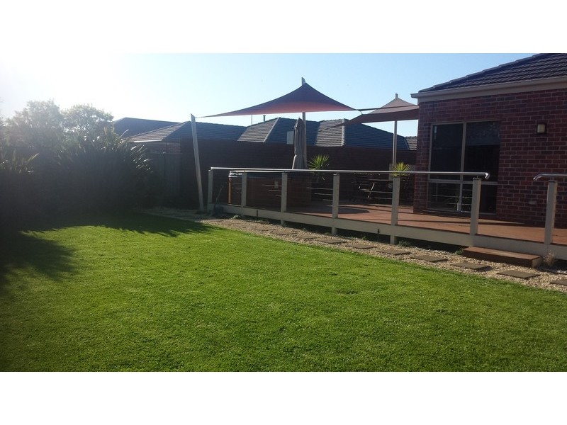 2 Suffolk Crt., Alfredton VIC 3350