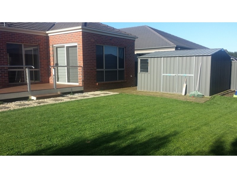 2 Suffolk Crt., Alfredton VIC 3350