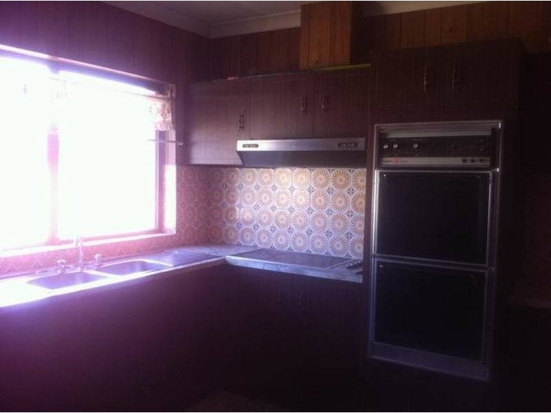 142 Lake Avenue, Cringila NSW 2502