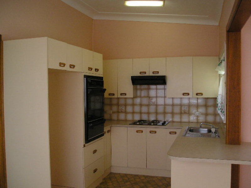 9 Layden Avenue, Engadine NSW 2233