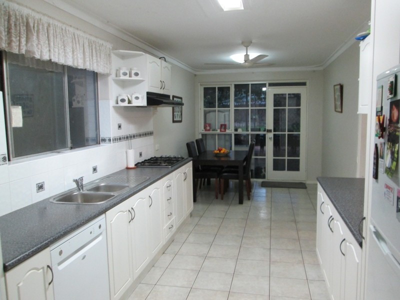 20 Acacia Road, Maida Vale WA 6057