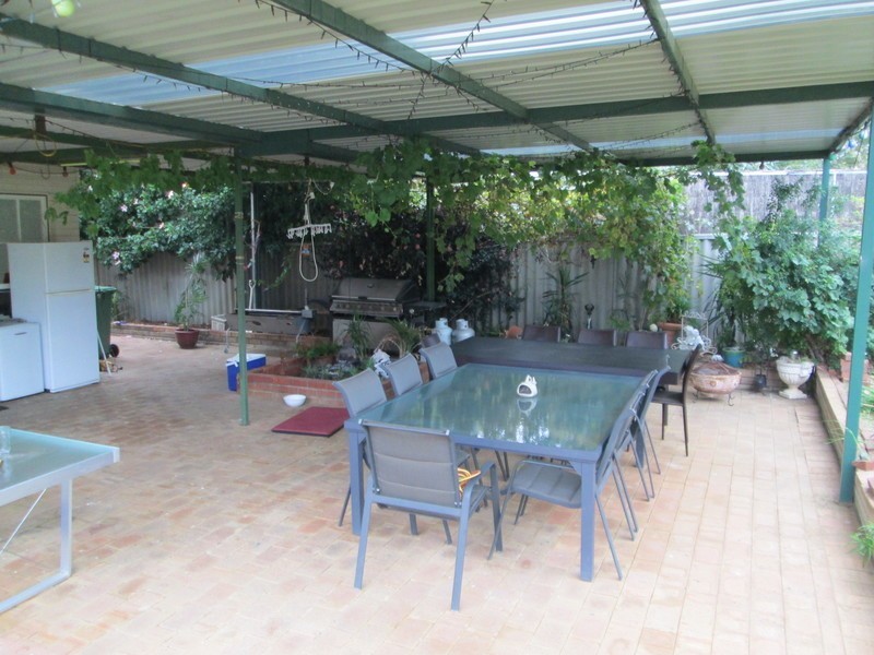 20 Acacia Road, Maida Vale WA 6057