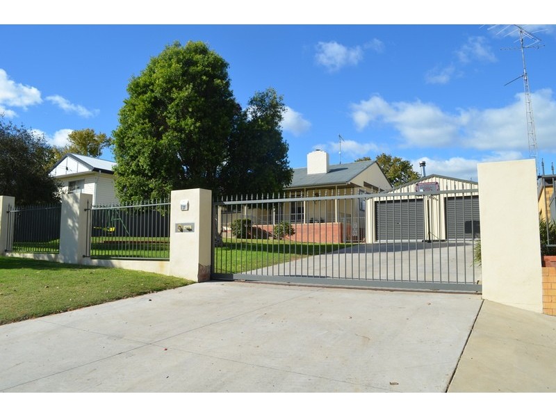 37 Frederica Street, Narrandera NSW 2700