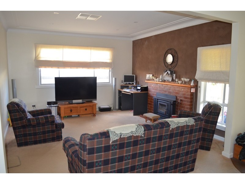 37 Frederica Street, Narrandera NSW 2700